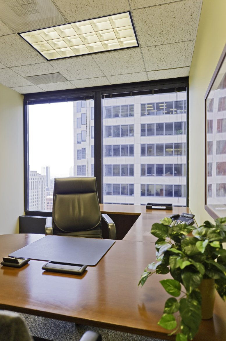 Chicago Mercantile Exchange Center, 30 S Wacker Dr, 22nd Fl, Downtown Office Images