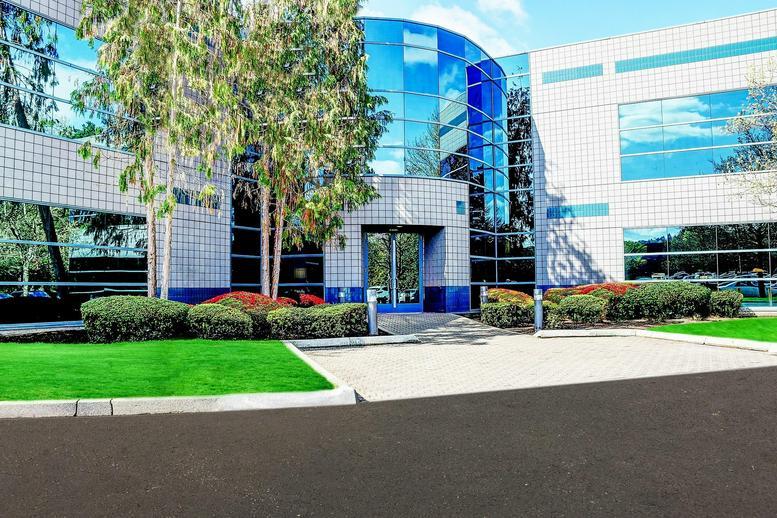 North Creek Office Center available for companies in Bothell