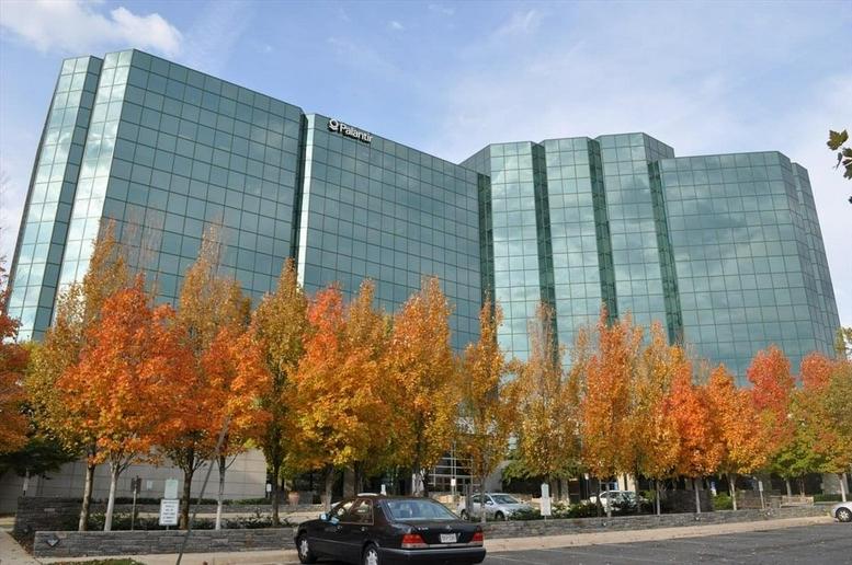 1660 International Drive available for companies in McLean