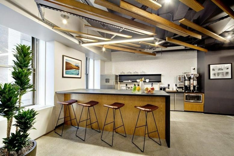 323 Washington Avenue North, 1st Floor Office Images