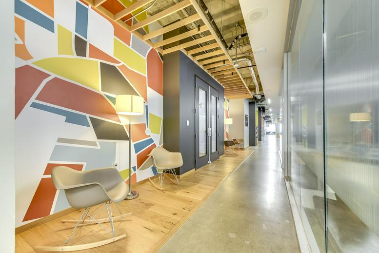 98 San Jacinto Boulevard, 4th Floor Office Images