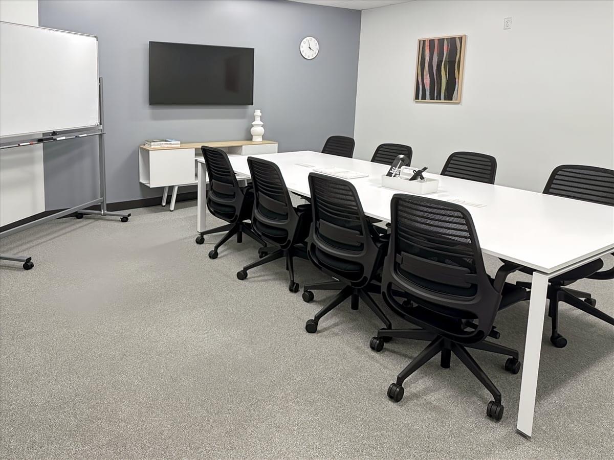 11900 Biscayne Boulevard available for companies in North Miami