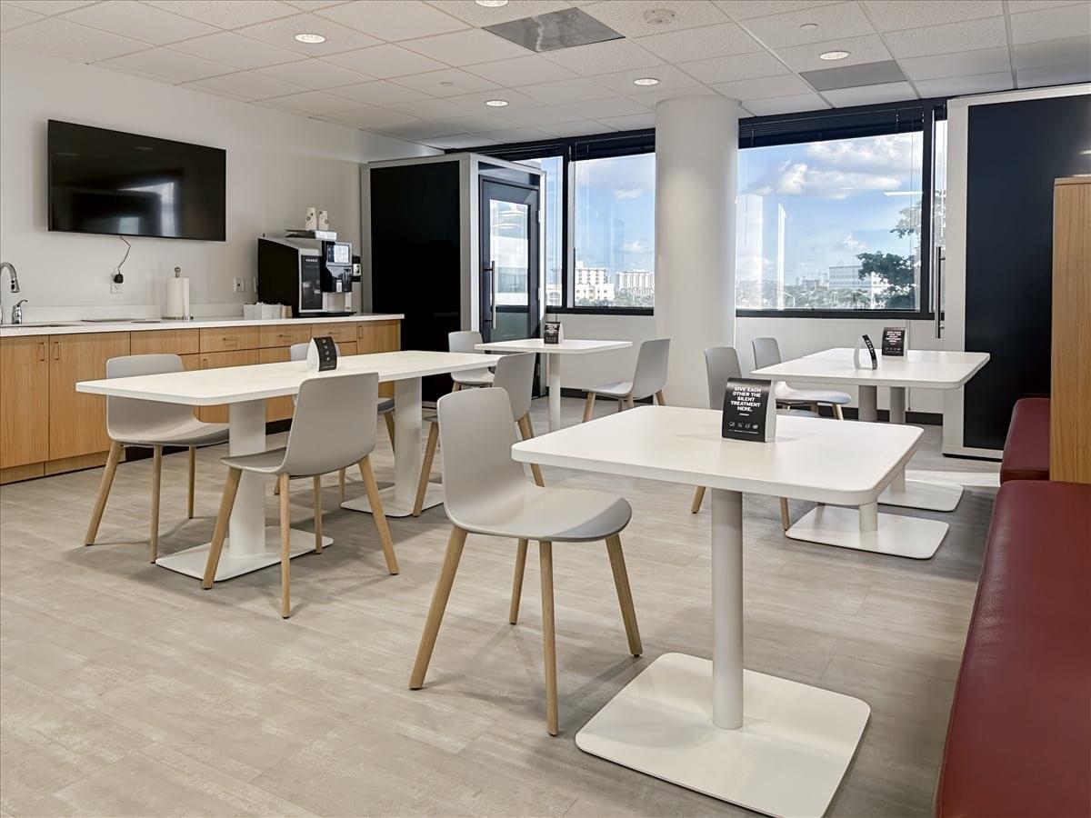 11900 Biscayne Boulevard Office Images