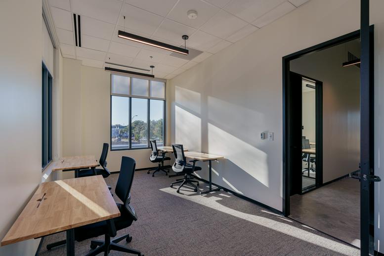 677 King Street Office Images