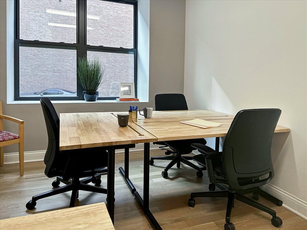 19 North Green Street Office Images