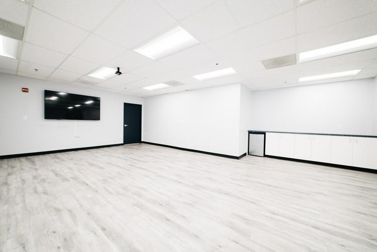 7404 Executive Place, Suite 400 Office Images