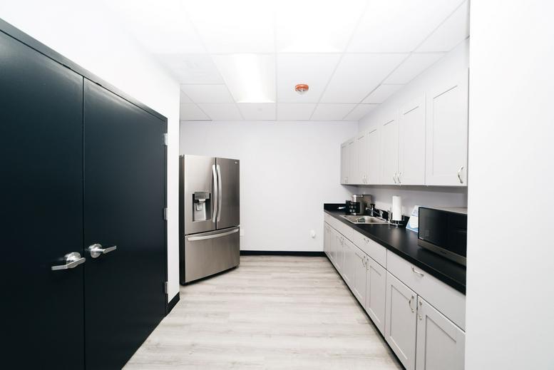 7310 Ritchie Highway, Suite 200 Office Images