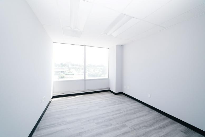7310 Ritchie Highway, Suite 200 Office Images
