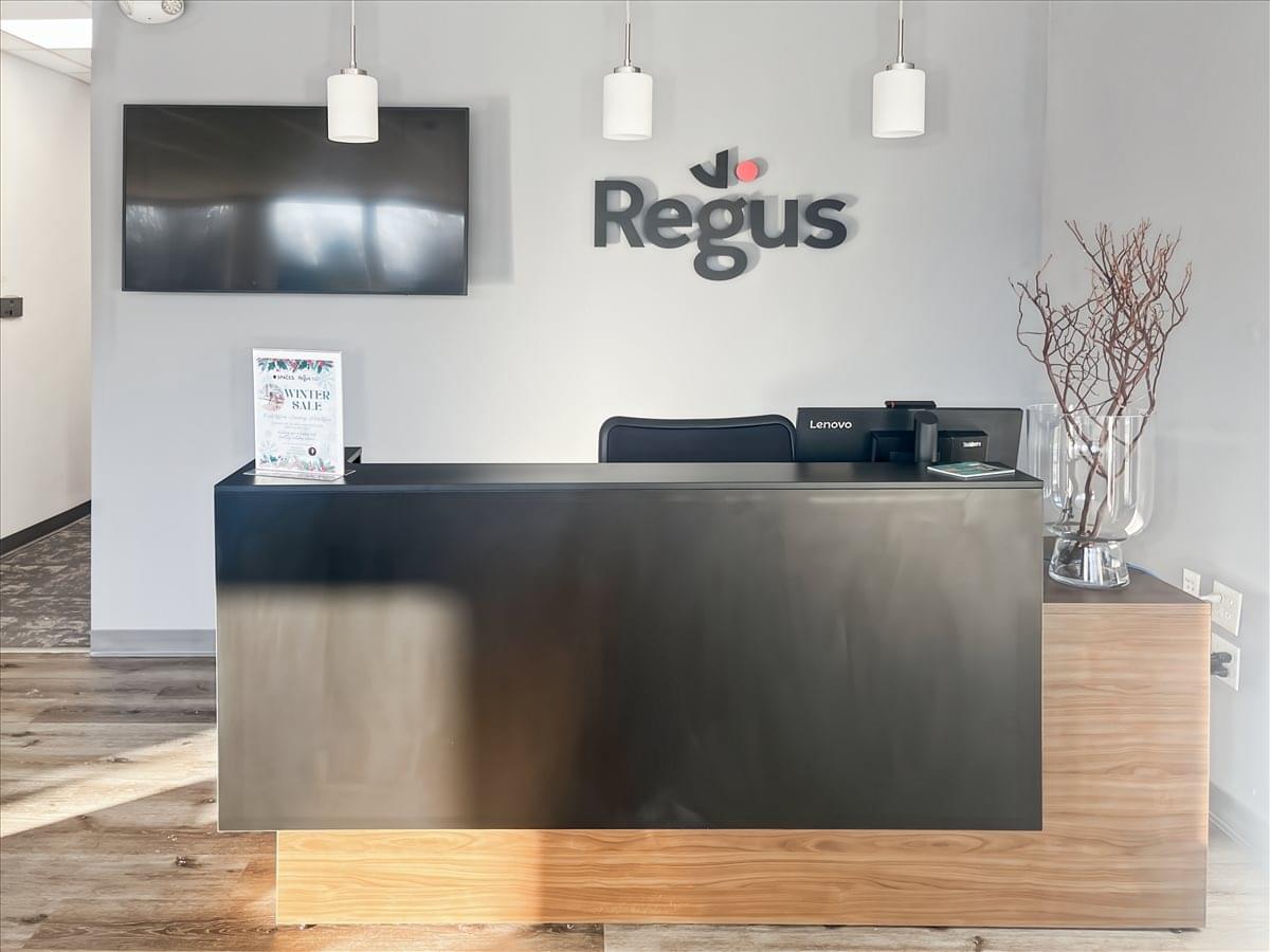 1053 Farmington Avenue available for companies in Farmington