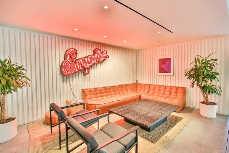 840 Apollo St Office Images