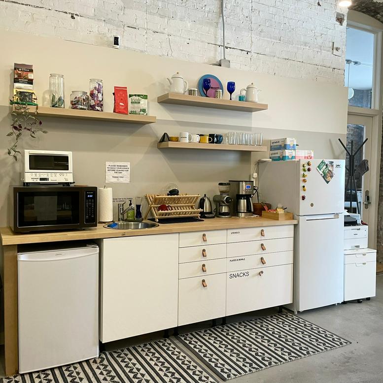 1821 West Hubbard Street, Suite 209 Office Images