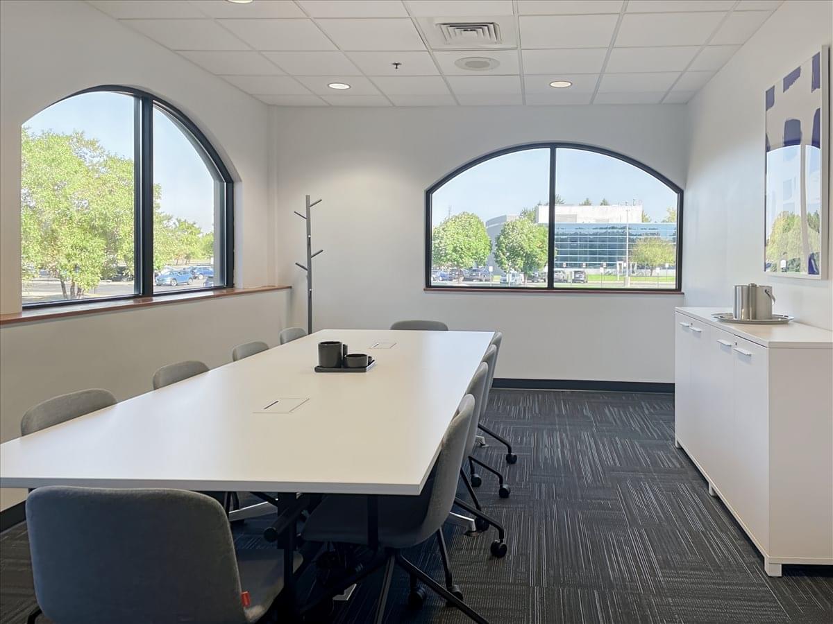 4200 Fashion Square Boulevard Office Images