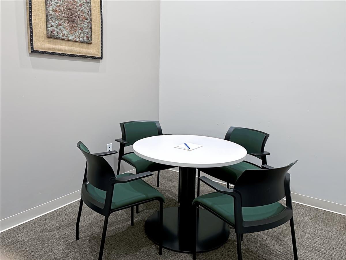 890 West Elliot Road, 1st Floor Office Images