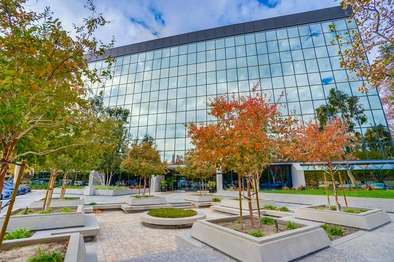 Warner Center available for companies in Woodland Hills