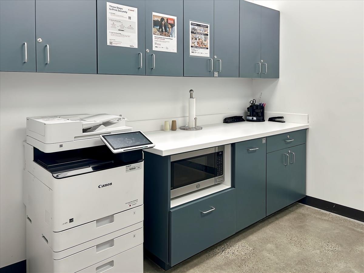 372 24th Street, 4th Floor Office Images
