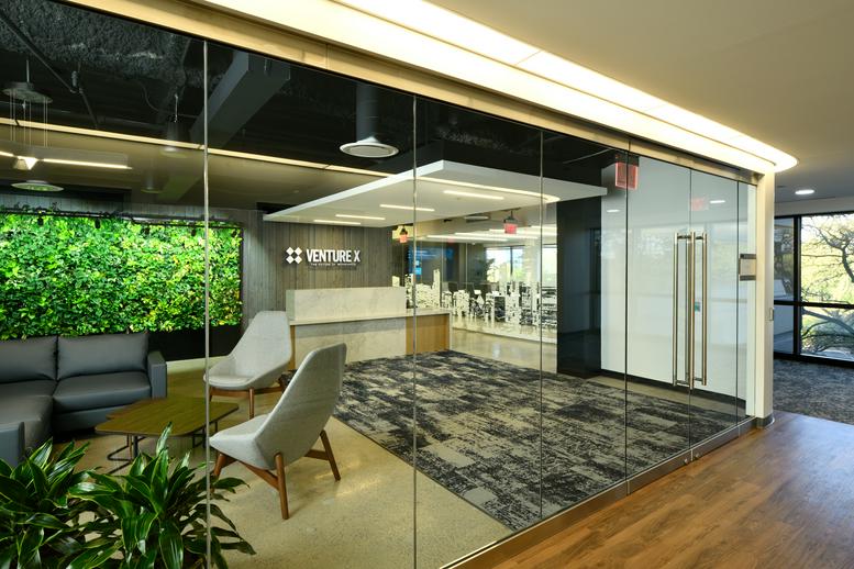 570 Lake Cook Road available for companies in Deerfield