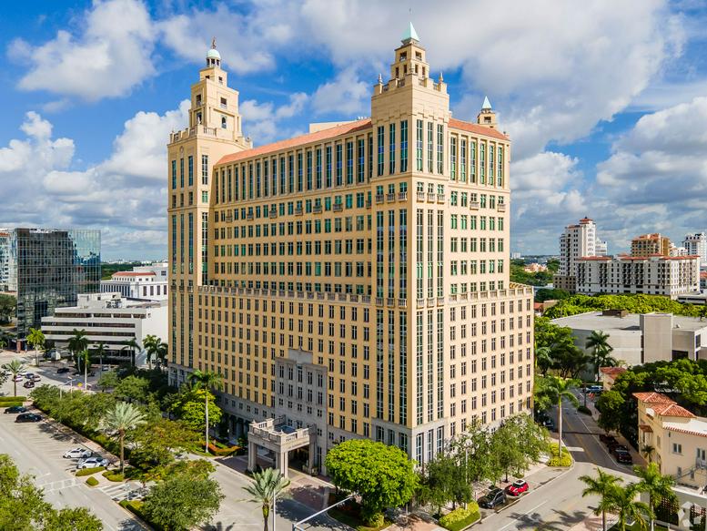 121 Alhambra Plaza available for companies in Coral Gables
