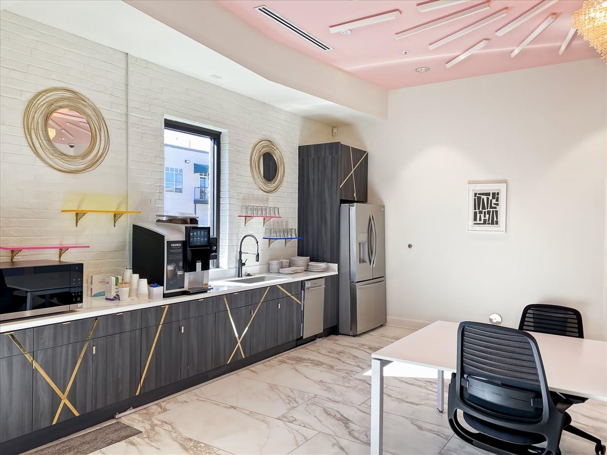 238 North Massachusetts Avenue, 1st Floor Office Images