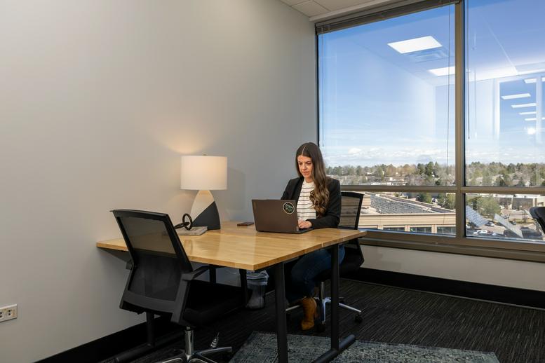 8400 East Crescent Parkway Office Images