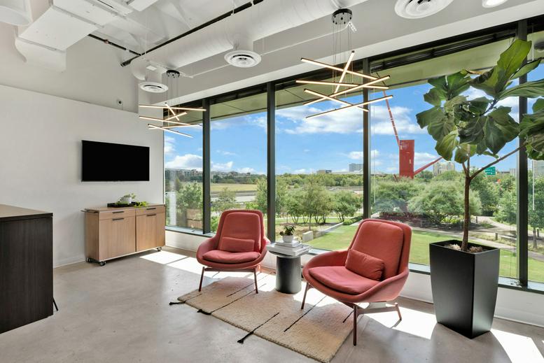 3201 Dallas Parkway, Suite 200 Office Images