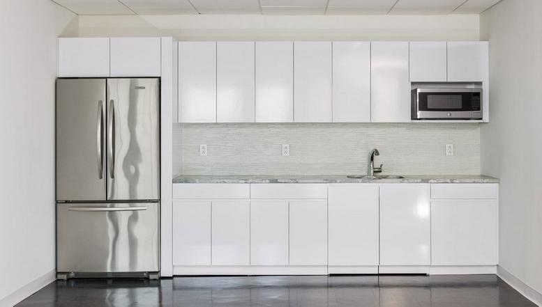 140 Grand Street, Suite 800 Office Images