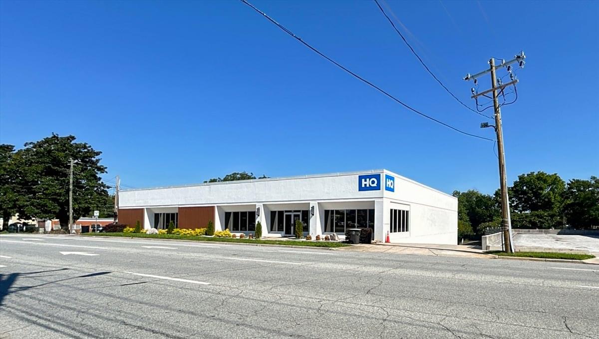 516 W Friendly Ave available for companies in Greensboro
