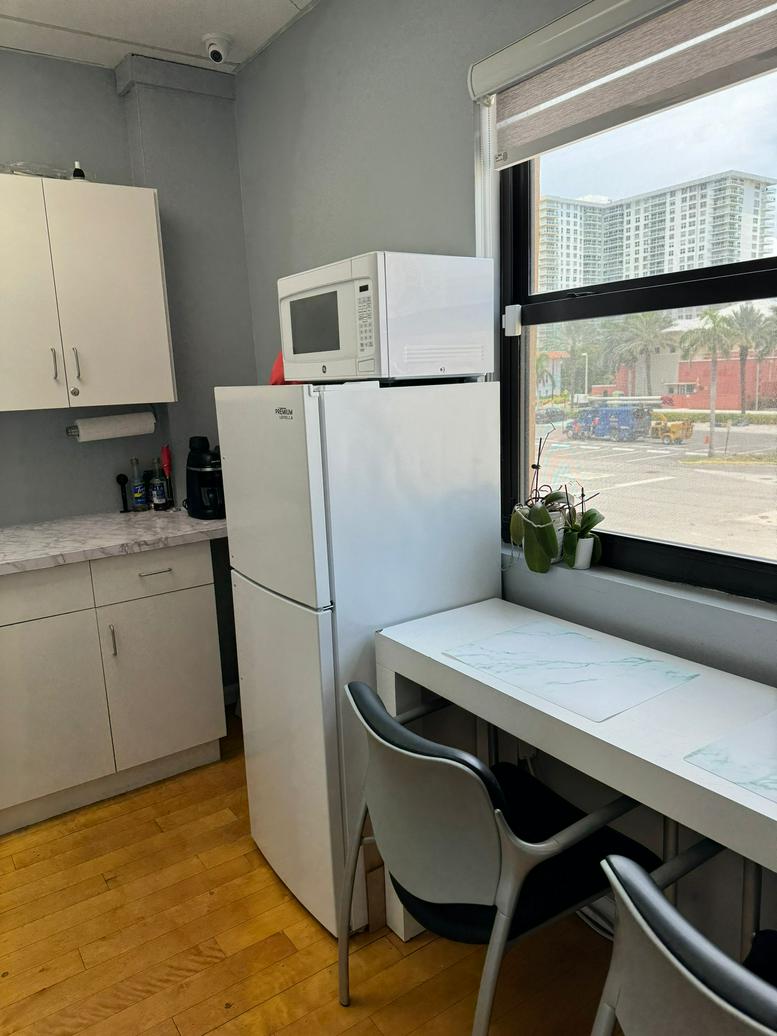 17100 Collins Avenue available for companies in Sunny Isles Beach