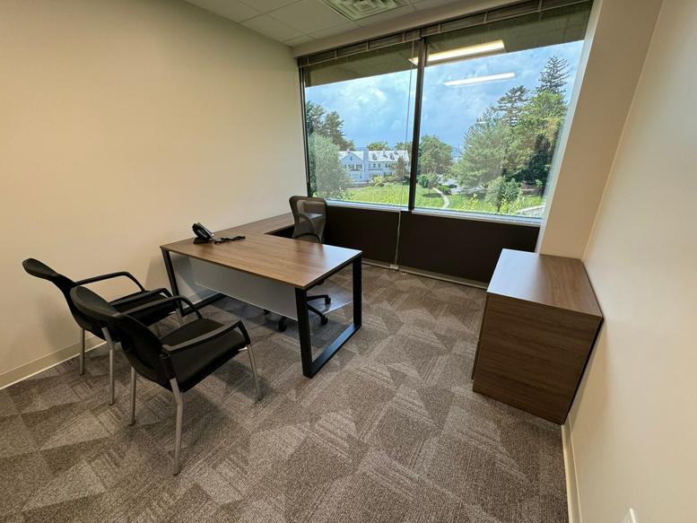 120 White Plains Road, Suite 420 Office Images