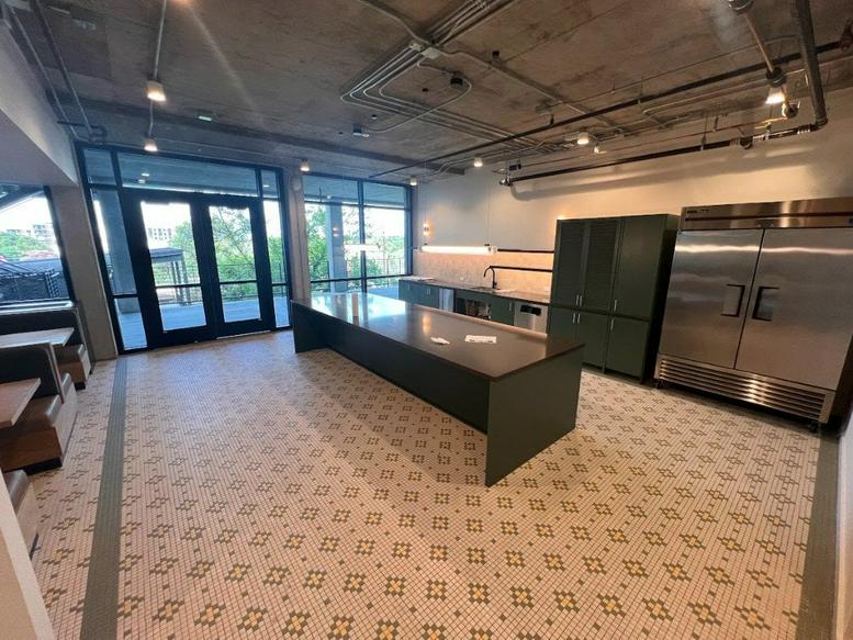 7001 Burnet Road Office Images