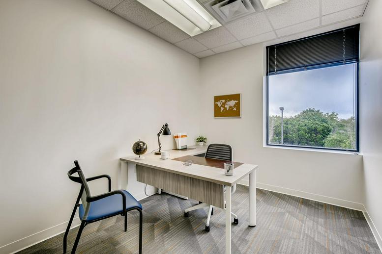 8720 Silverado Trail Office Images
