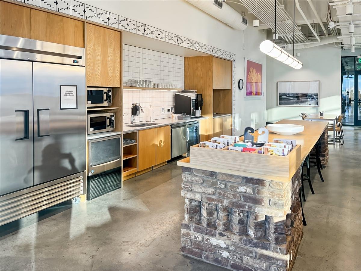 101 E Washington Office Images