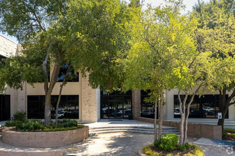 5700 W Plano Pkwy, Suite 1000 Office Space - Plano