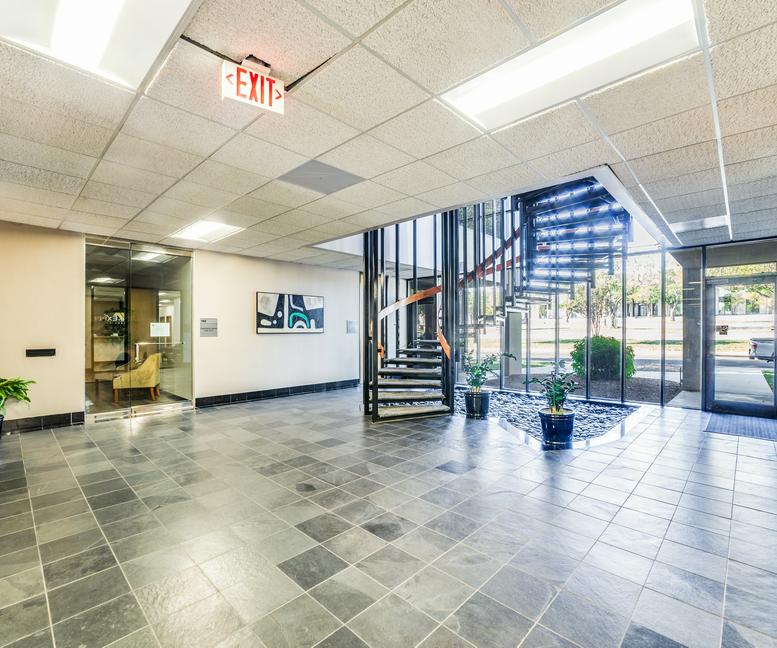 4243 East Piedras Drive Office Images