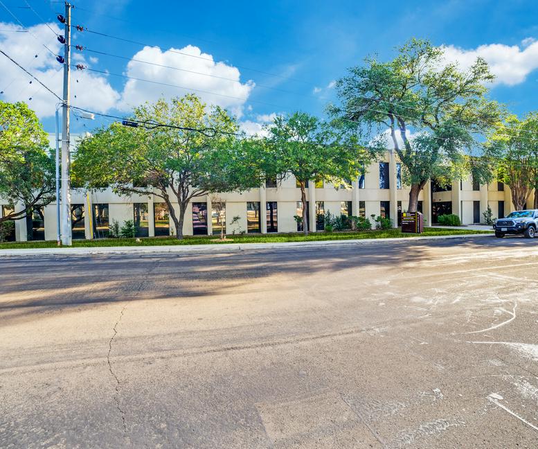 4243 East Piedras Drive Office Images