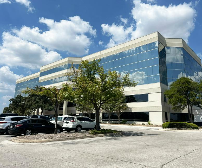 4400 NorthWest Loop 410 Office Images