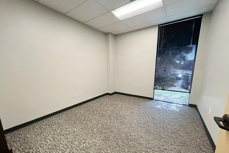 4100 East Piedras Drive Office Images