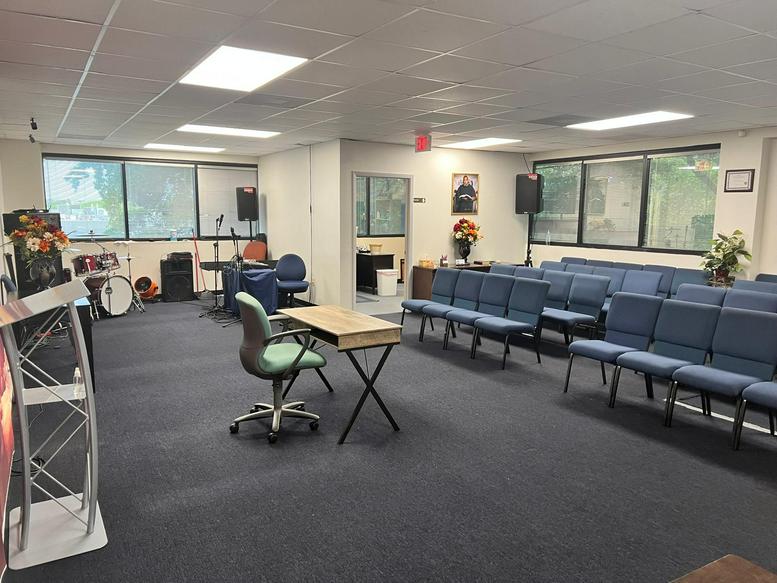 2950 W. Cypress Creek Rd., STE 103 Office Images