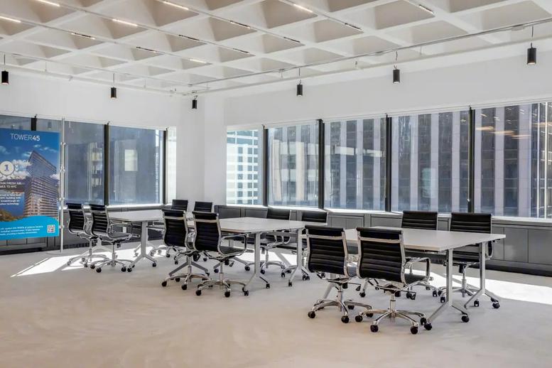 120 W 45th St, FL 21 Office Images