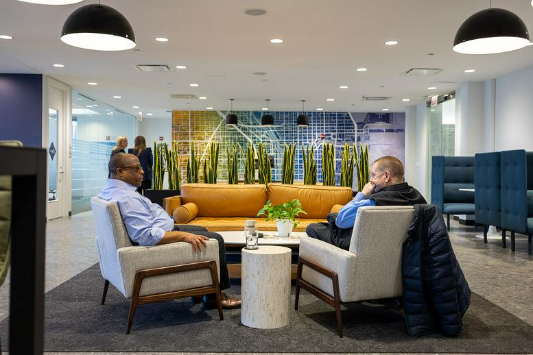 180 North Stetson Avenue, 35th Floor Office Images