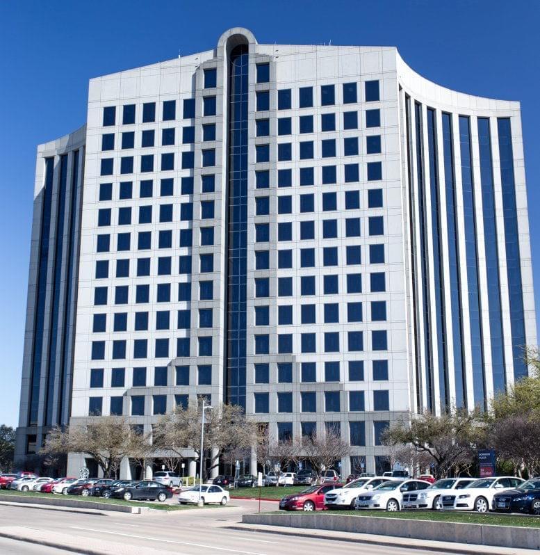 Dominion Plaza available for companies in North Dallas