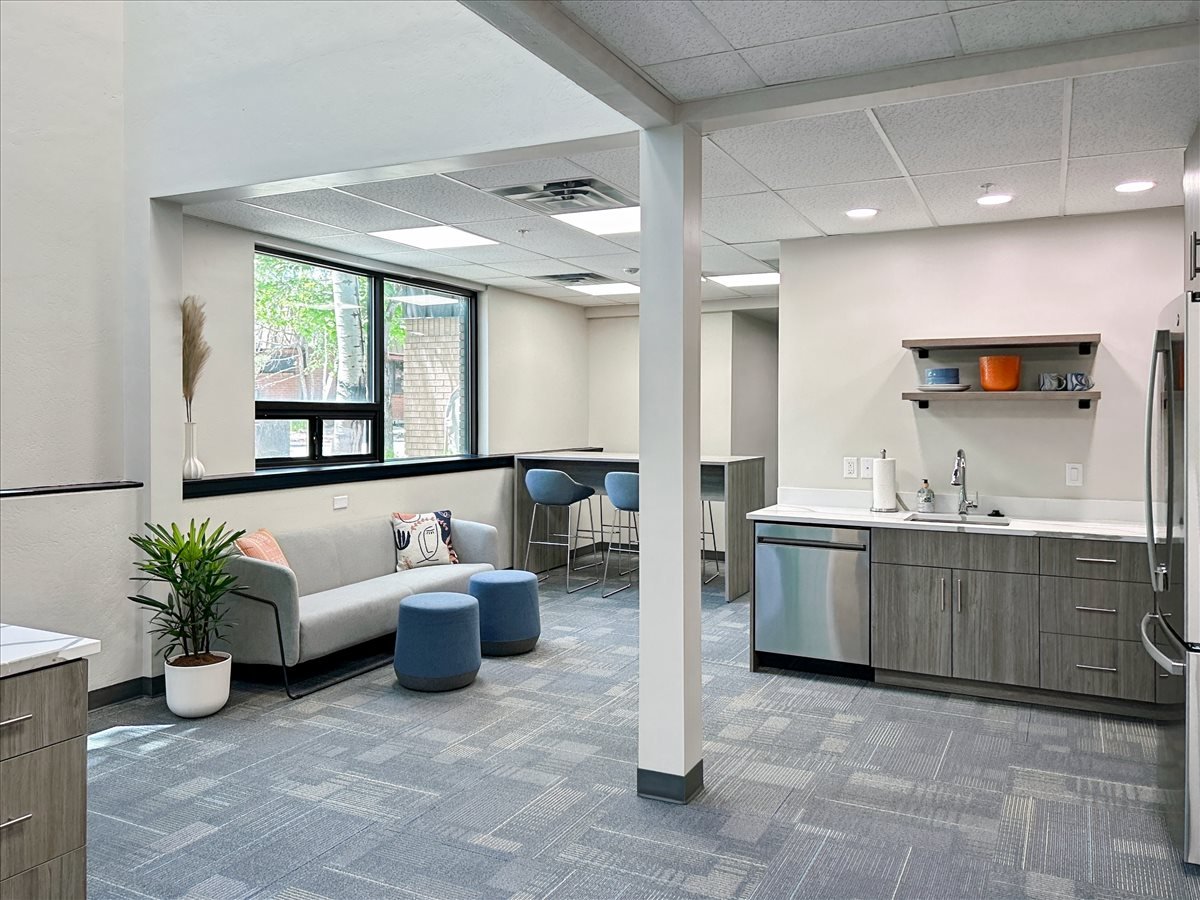 1743 South Sidewinder Drive available for companies in Cottonwood Heights