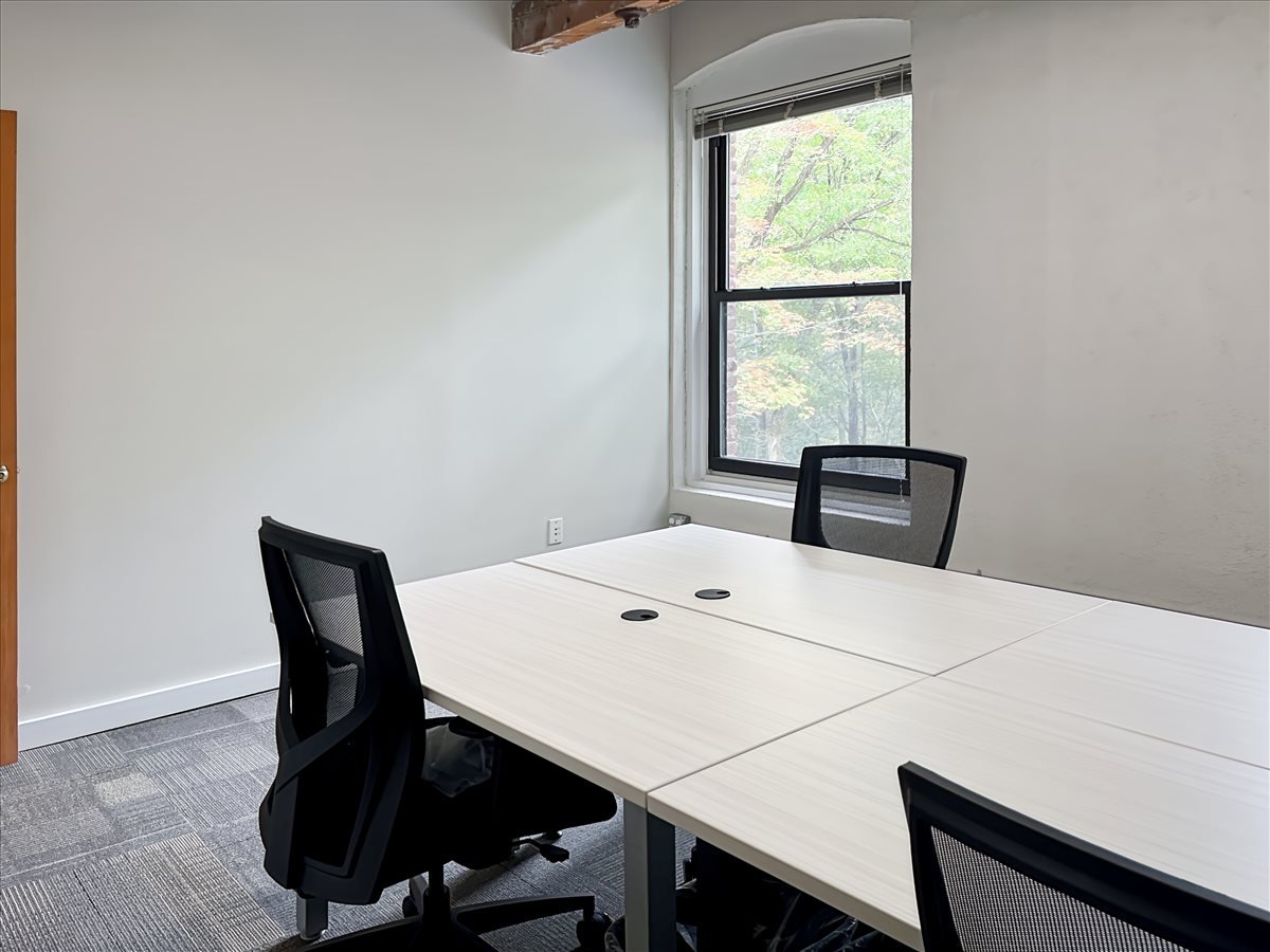 27 Glen Road, Suite 301, Newtown Office Images