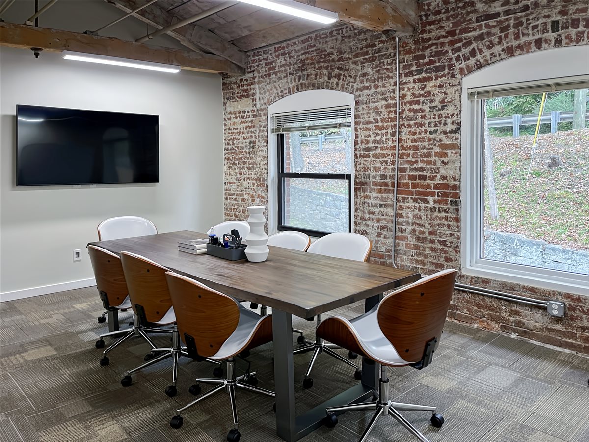 27 Glen Road, Suite 301, Newtown Office Images