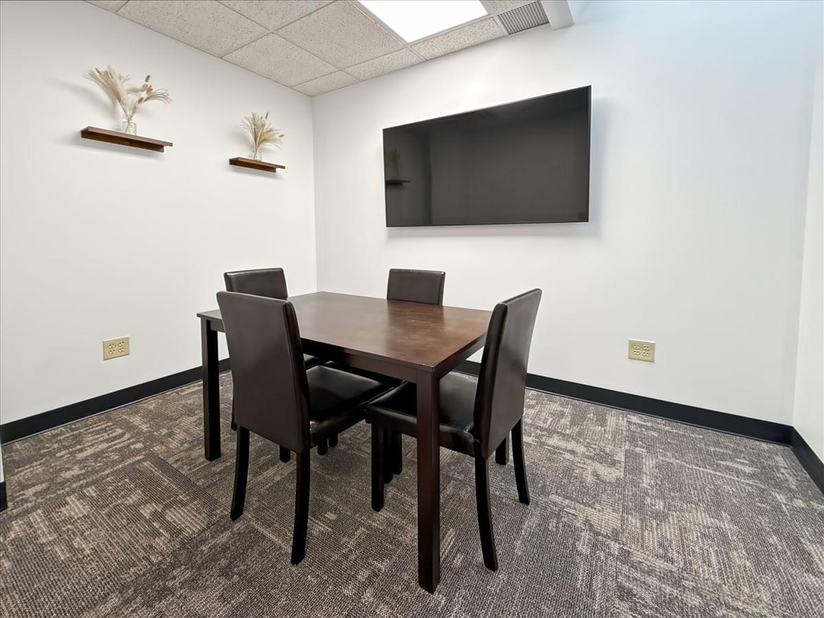 333 West Commercial Street, 3rd Floor Office Images