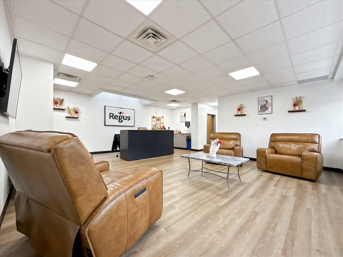 333 West Commercial Street, 3rd Floor Office Images