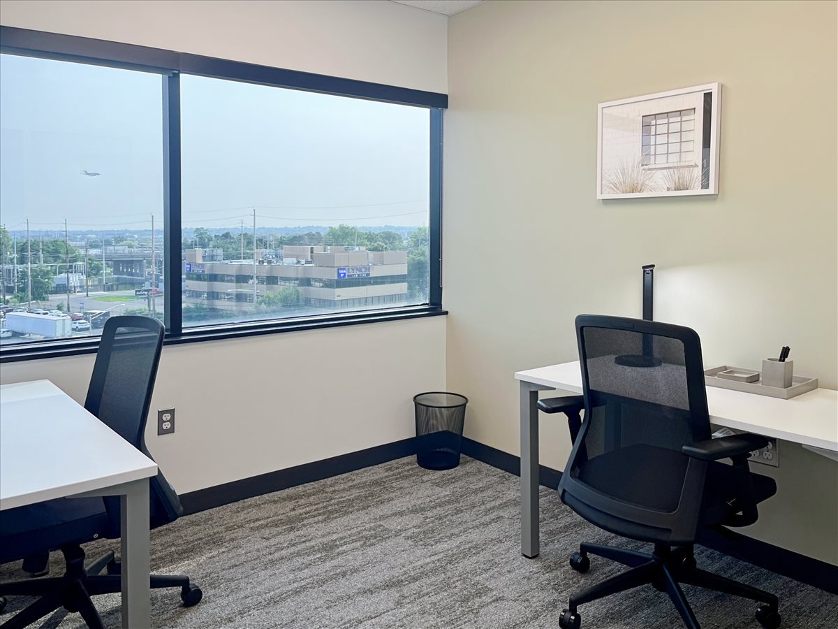 411 State Route 17, Suite 500 Office Images