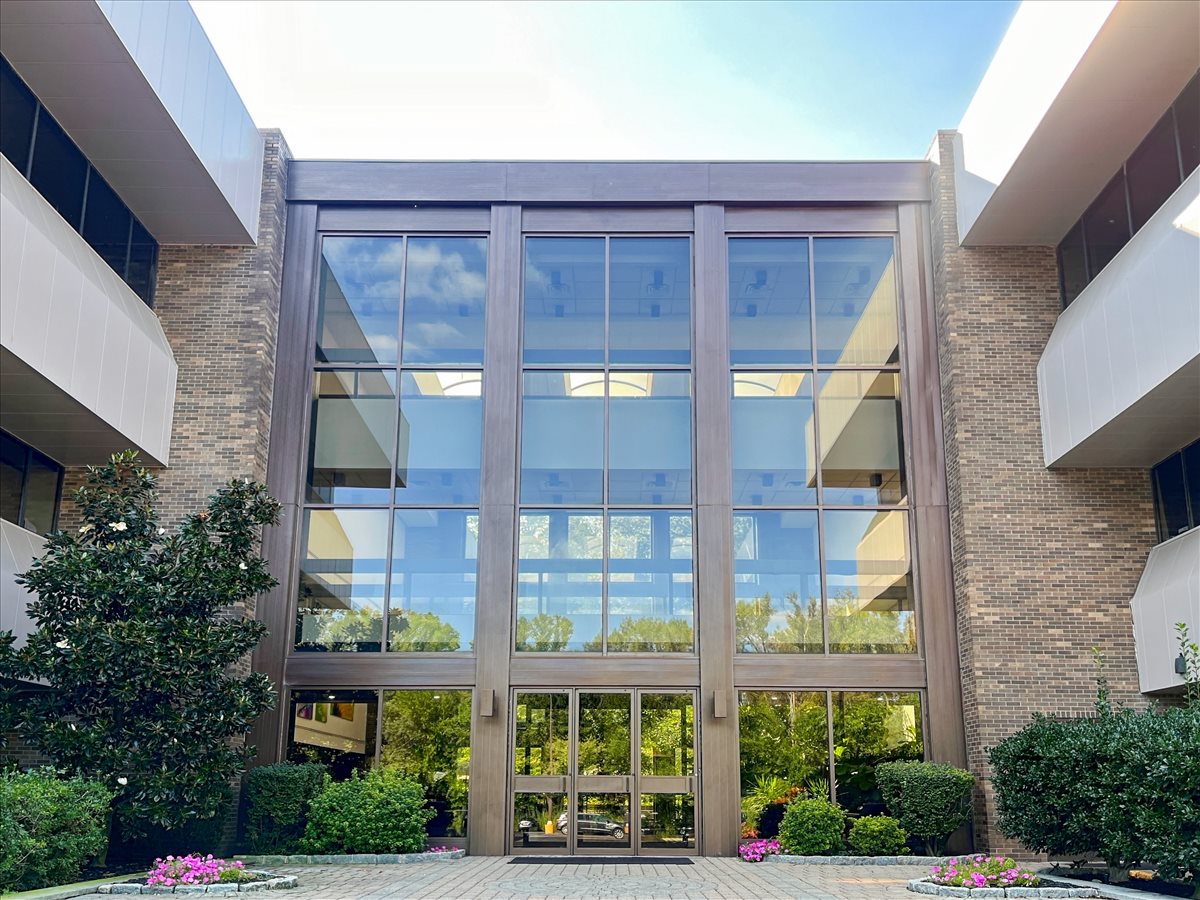 800 Kinderkamack Road available for companies in Paramus