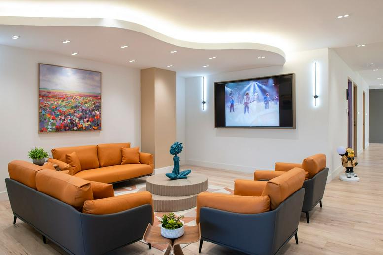 Picture of 21515 Vanowen Street Office Space available in Los Angeles