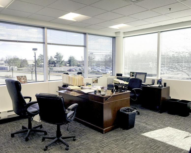 371 Hoes Ln, 200 Office Images