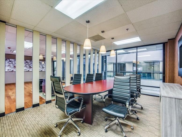 11811 North Fwy Office Images